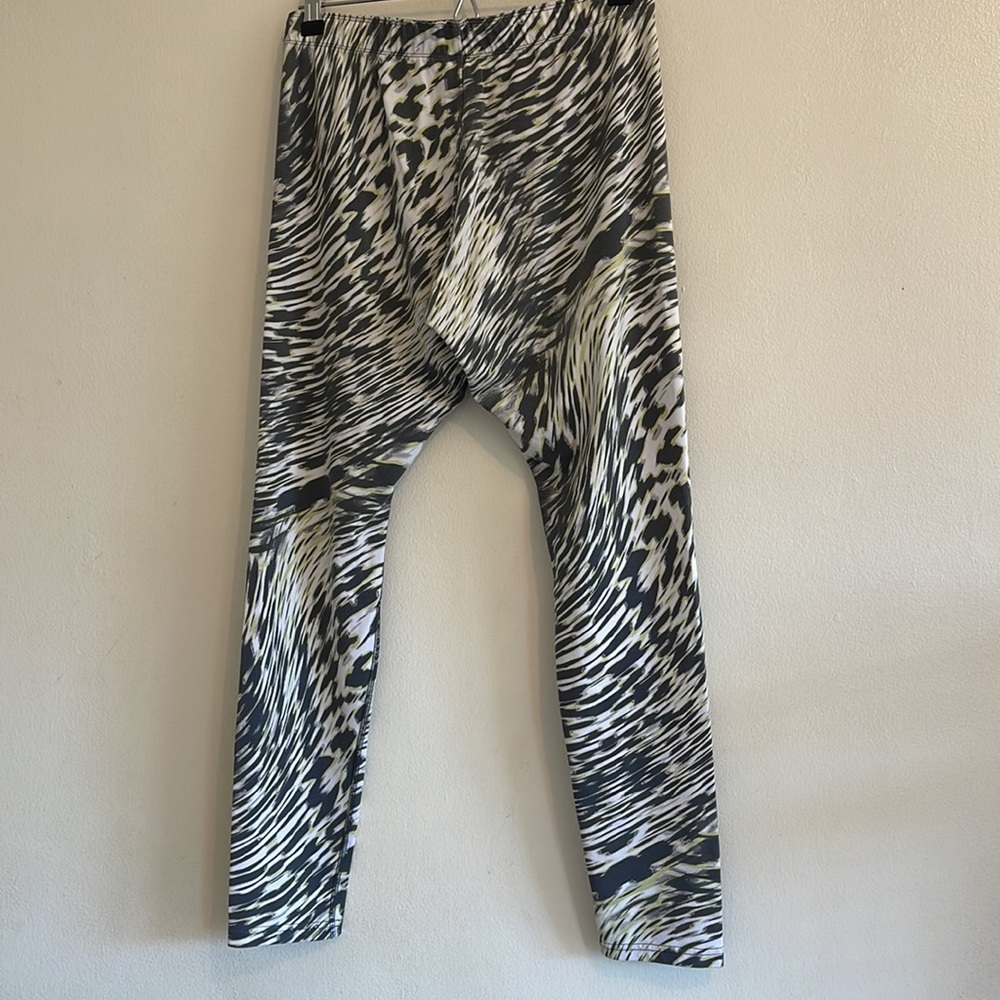 Nike Athletic Gray Leggings // Large - Picture 6 of 8